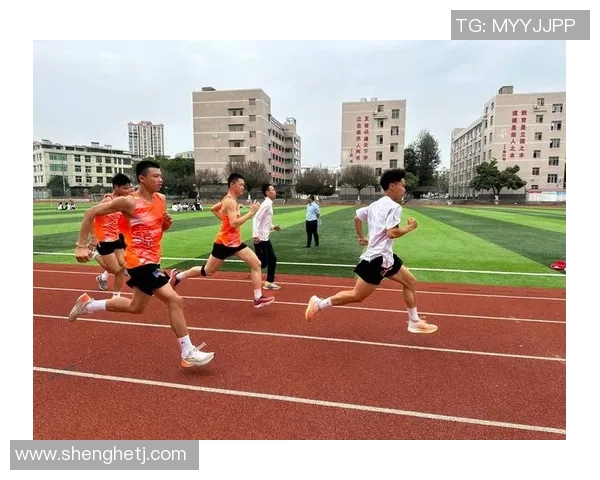 从公园晨跑到绿茵场 他因一次偶然被足球星探发掘成新星