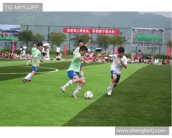 十岁少年足球天才崭露头角 踢出未来足坛新希望 十岁少年足球天才崭露头角 踢出未来足坛新希望