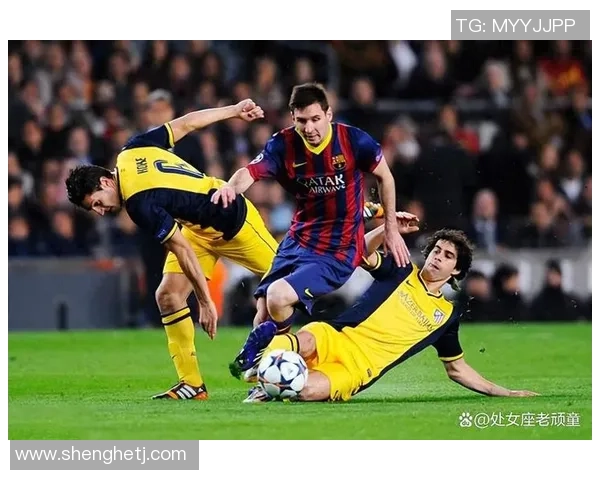 卷发足球明星引领潮流 场上风采与场外时尚完美融合 卷发足球明星引领潮流 场上风采与场外时尚完美融合