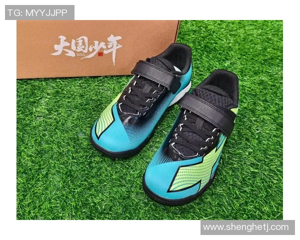 喜爱老款足球鞋的球星们如何延续经典风格与个人特色 喜爱老款足球鞋的球星们如何延续经典风格与个人特色