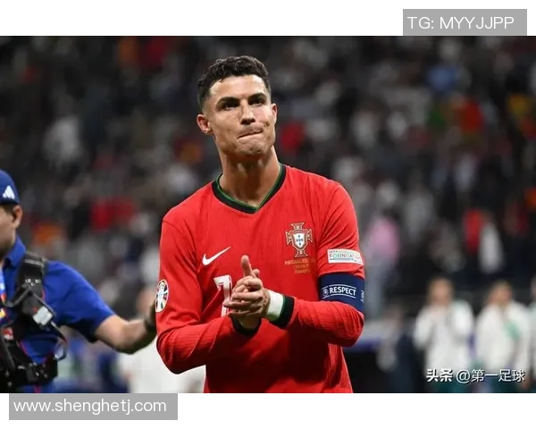 当代最潮足球球星引领时尚风暴掀起绿茵场外新潮流