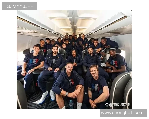 足球巨星送上惊喜礼物给球迷感动瞬间回顾温情互动视频